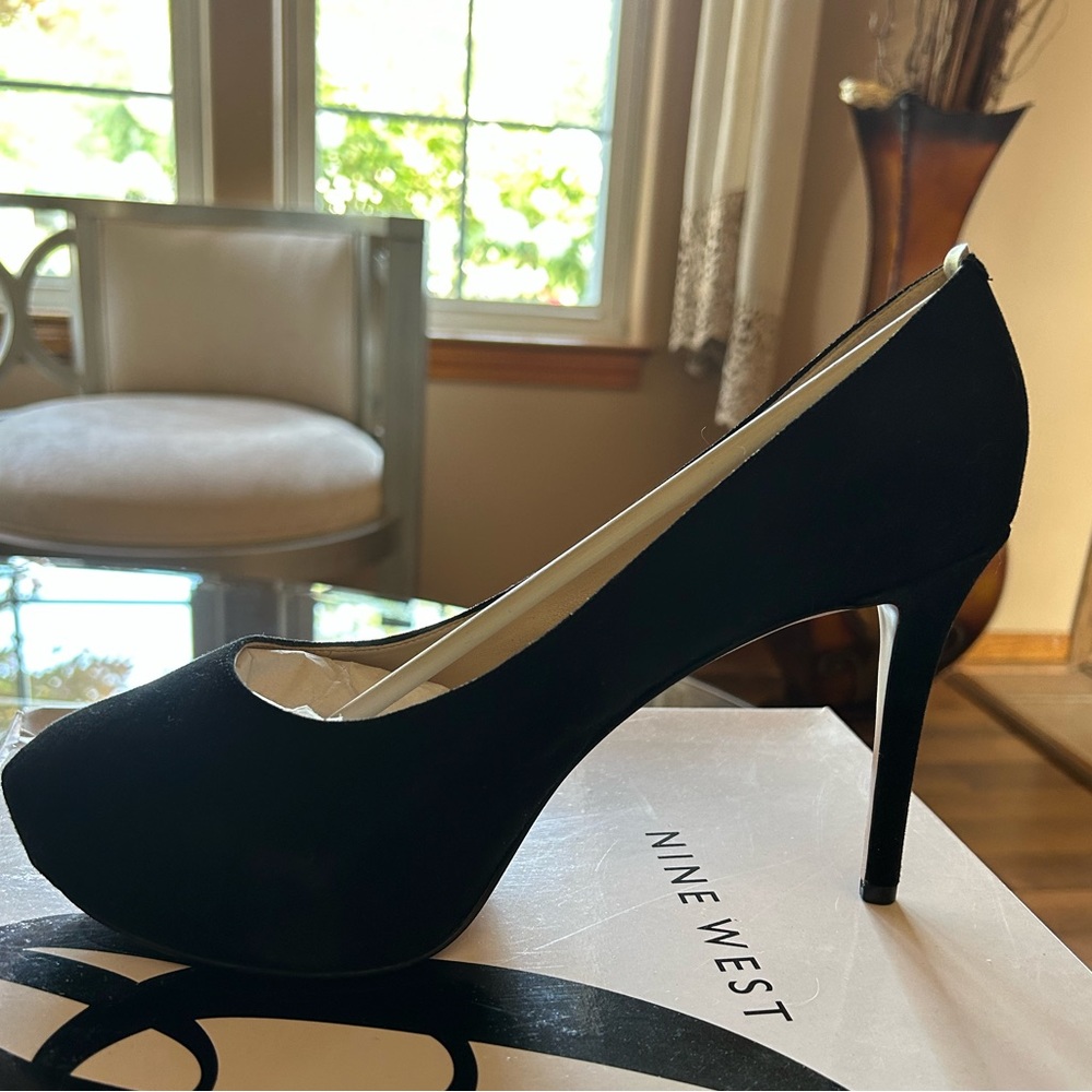 Size 9.5 Nine West heels